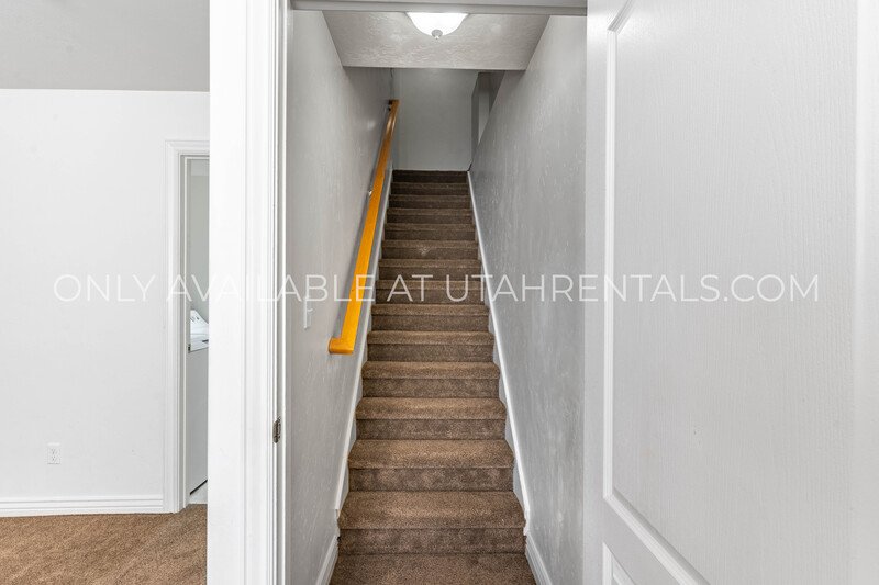 Beautiful, Spacious 4-Bed Single-Family Home in Santaquin! property image