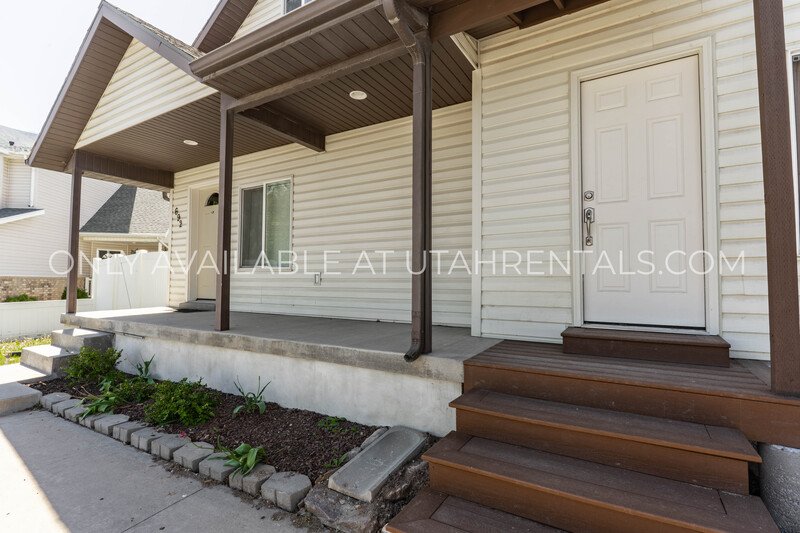 Beautiful, Spacious 4-Bed Single-Family Home in Santaquin! property image