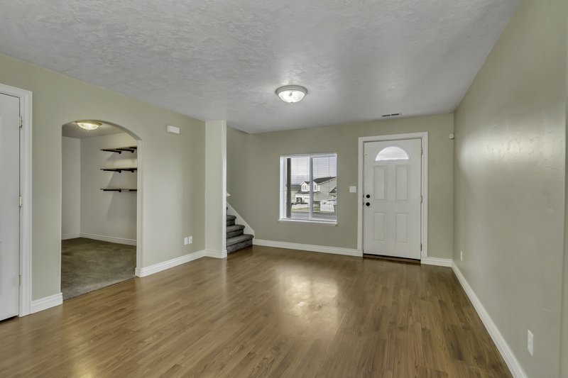 Beautiful, Spacious 4-Bed Single-Family Home in Santaquin! property image