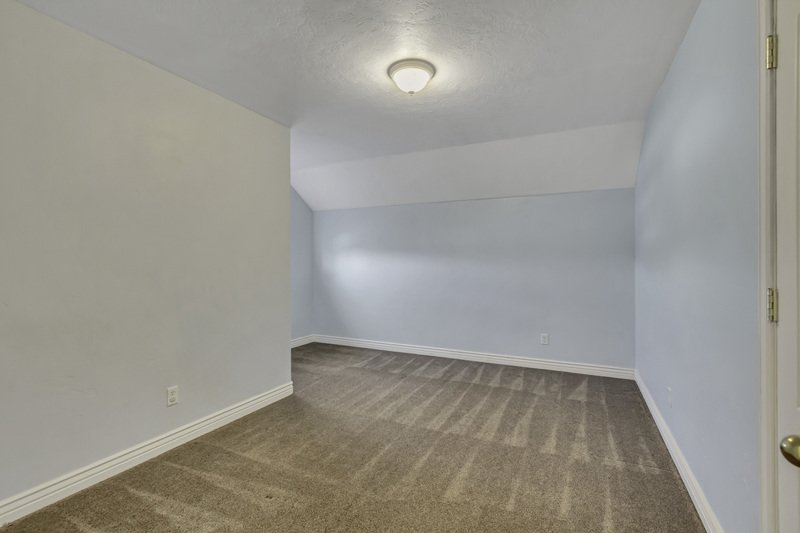 Beautiful, Spacious 4-Bed Single-Family Home in Santaquin! property image