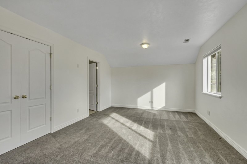 Beautiful, Spacious 4-Bed Single-Family Home in Santaquin! property image