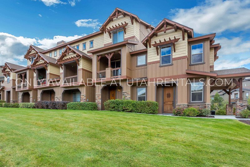 Beautifully Upgraded 3-Bed, 3-Bath Townhome at Park's Edge property image