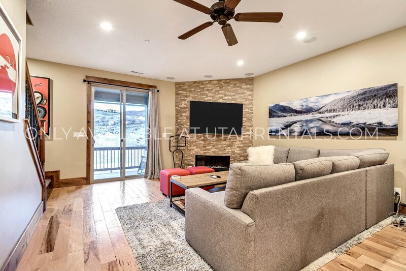 Beautifully Upgraded 3-Bed, 3-Bath Townhome at Park's Edge property image