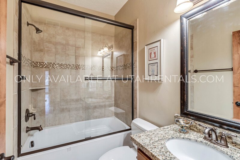 Beautifully Upgraded 3-Bed, 3-Bath Townhome at Park's Edge property image