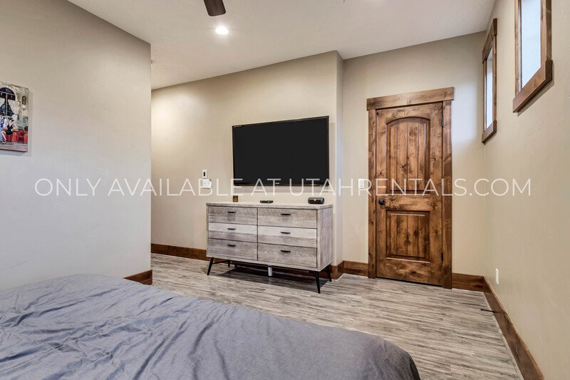 Beautifully Upgraded 3-Bed, 3-Bath Townhome at Park's Edge property image