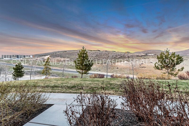 Beautifully Upgraded 3-Bed, 3-Bath Townhome at Park's Edge property image