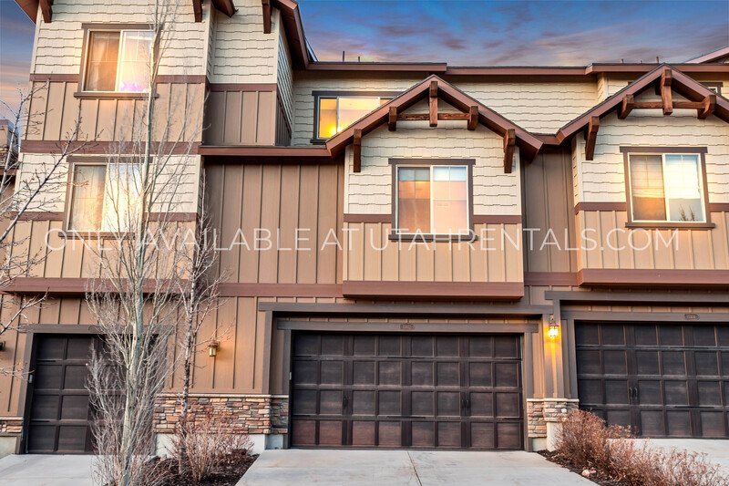 Beautifully Upgraded 3-Bed, 3-Bath Townhome at Park's Edge property image