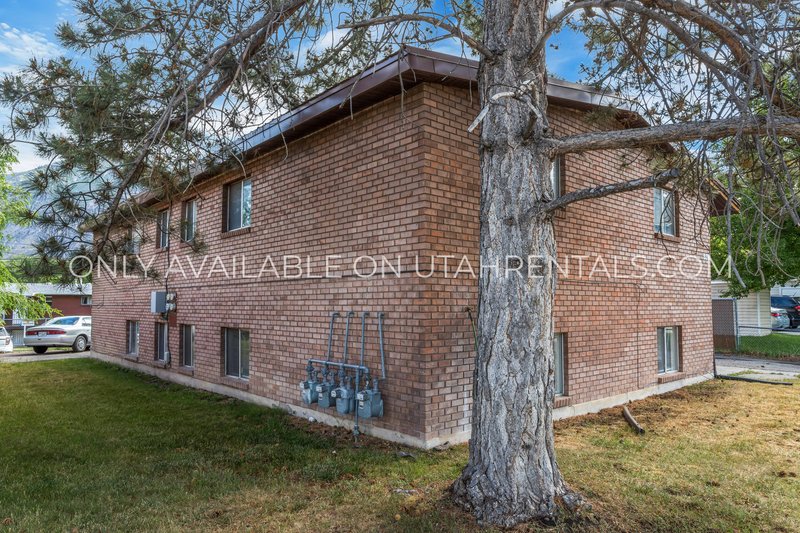 Beautiful 2 bed multiplex apartment property image