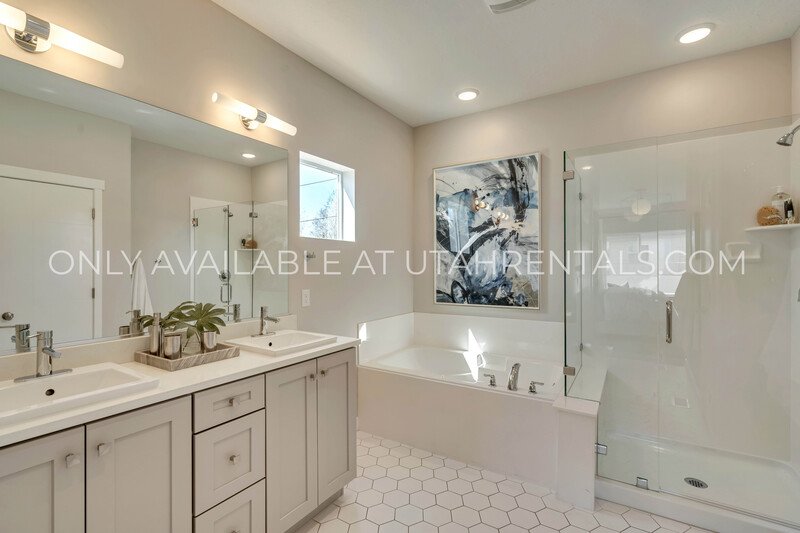 Stunning, Brand New 5-Bed Luxury Home – Open Concept Living! property image
