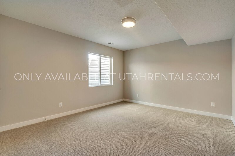 Stunning, Brand New 5-Bed Luxury Home – Open Concept Living! property image