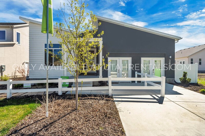 Stunning, Brand New 5-Bed Luxury Home – Open Concept Living! property image