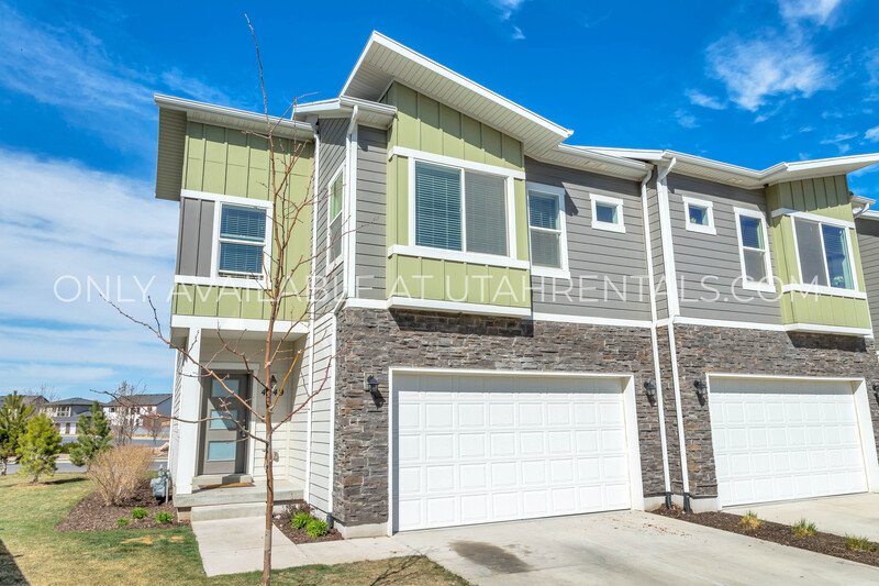 PET FRIENDLY END ROW TOWNHOME IN EVANS RANCH property image