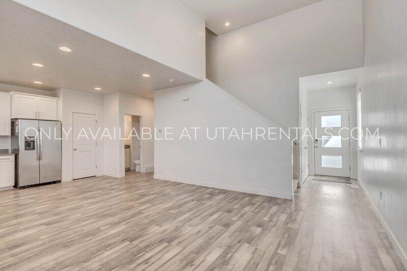 PET FRIENDLY END ROW TOWNHOME IN EVANS RANCH property image