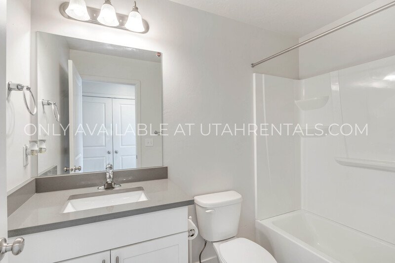 PET FRIENDLY END ROW TOWNHOME IN EVANS RANCH property image
