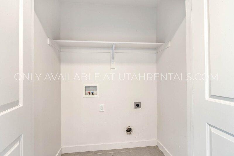 PET FRIENDLY END ROW TOWNHOME IN EVANS RANCH property image