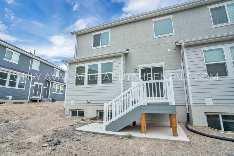 Beautiful New Townhome in Lehi property image