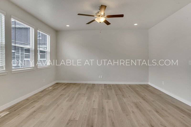 Beautiful New Townhome in Lehi property image