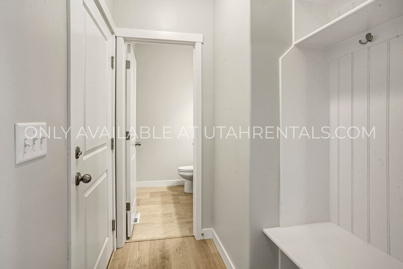 Beautiful New Townhome in Lehi property image