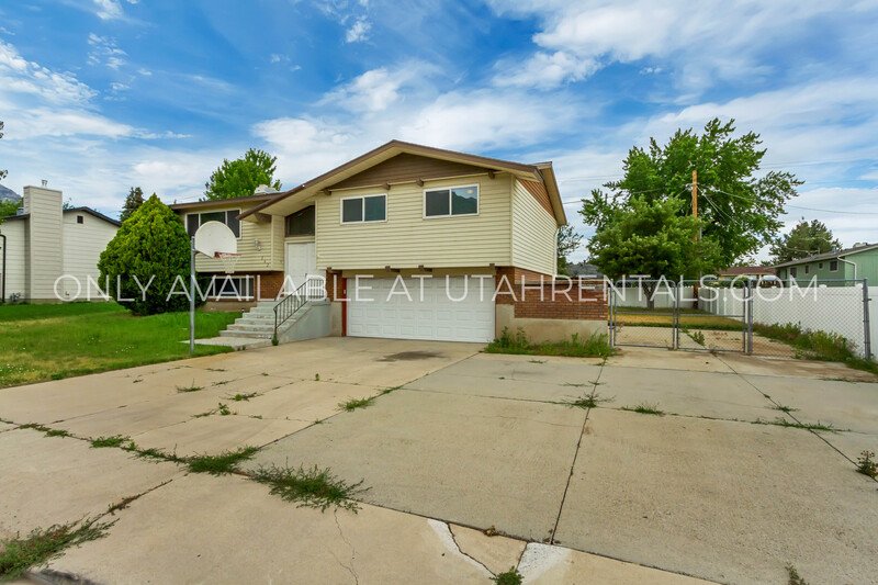 Beautiful 4-Bed, 3-Bath Orem Home with Spacious Yards & Decks property image