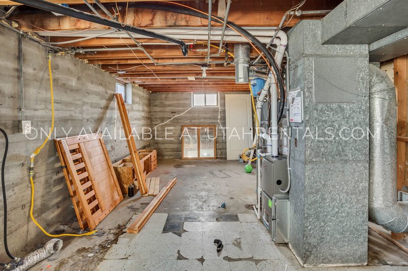 Huge 7-Bedroom Remodeled Orem Home property image