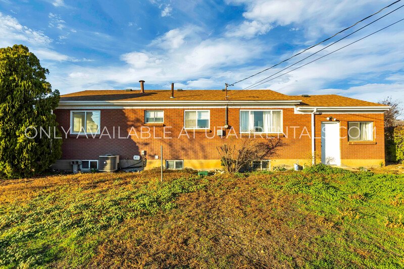 Huge 7-Bedroom Remodeled Orem Home property image