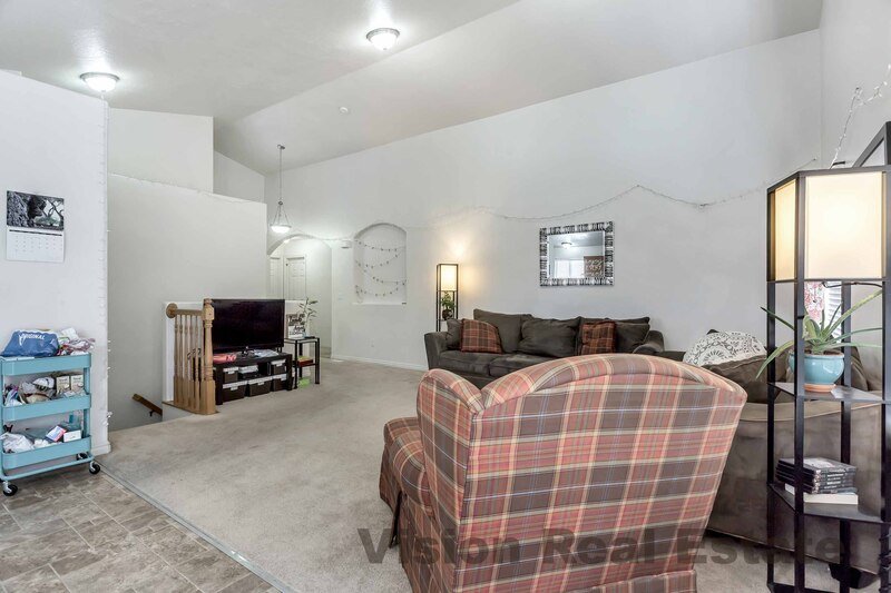 Beautiful Home in the Pioneer Community property image