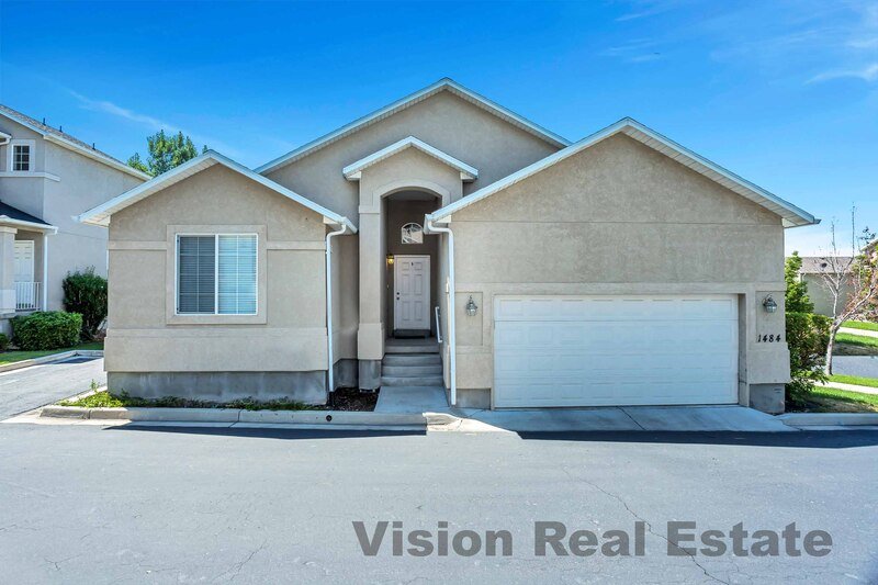Beautiful Home in the Pioneer Community property image