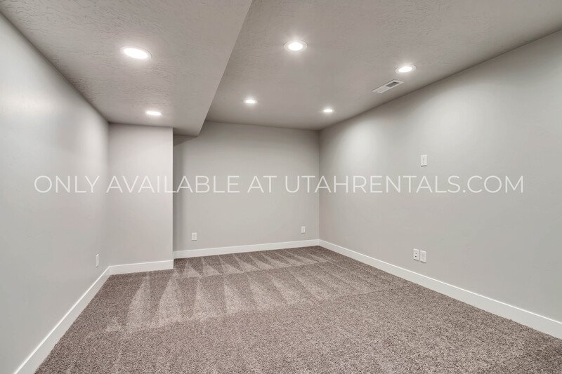 TRAVERSE MOUNTAIN MIDROW-UNIT TOWNHOME LEHI property image