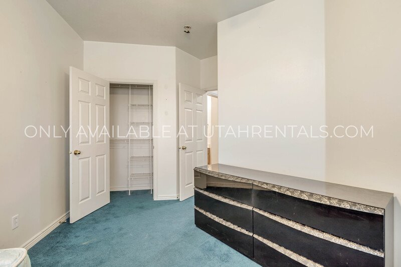 Private Room at Belmont 323 property image