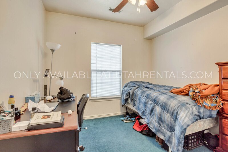 Private Room at Belmont 323 property image