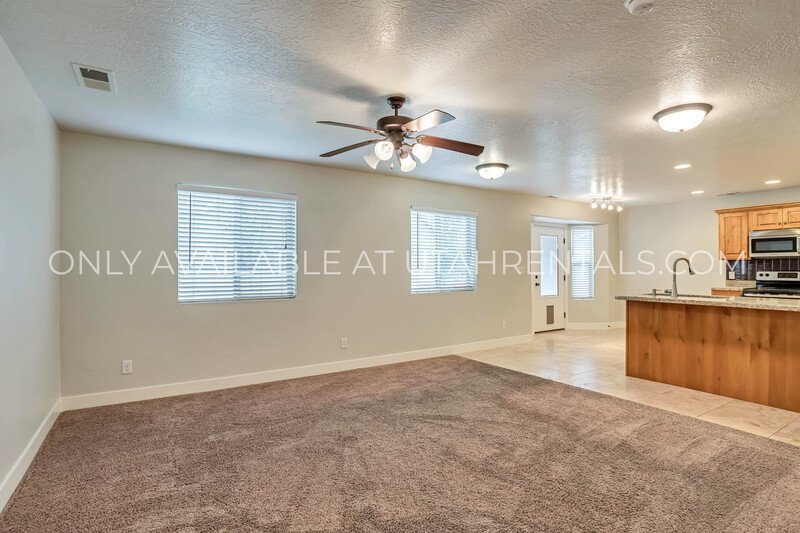 Beautiful 4-Bed Twin Home in Springville – Prime Location! property image
