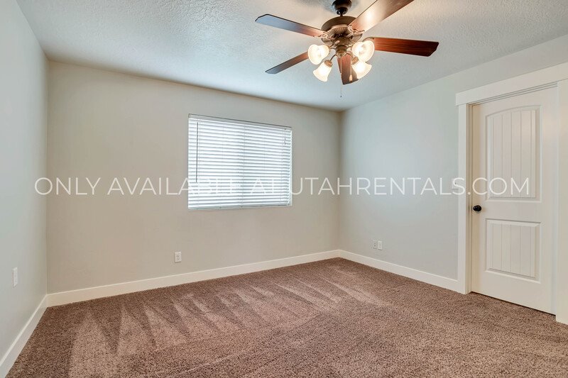 Beautiful 4-Bed Twin Home in Springville – Prime Location! property image