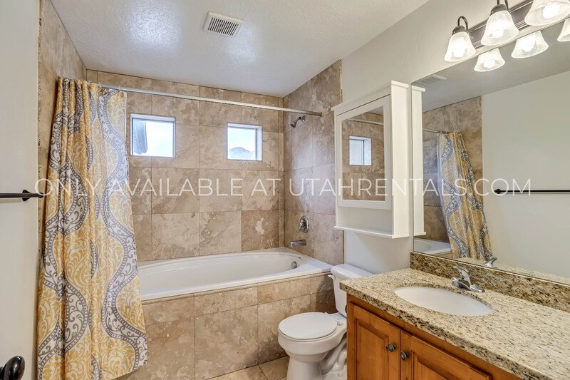Beautiful 4-Bed Twin Home in Springville – Prime Location! property image