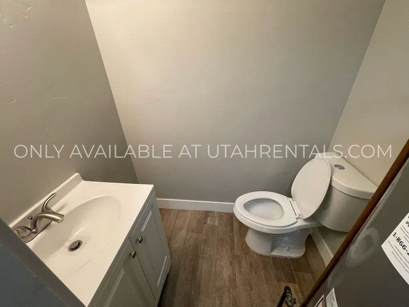 Cute 2-Bed Apartment Near Peace Gardens property image