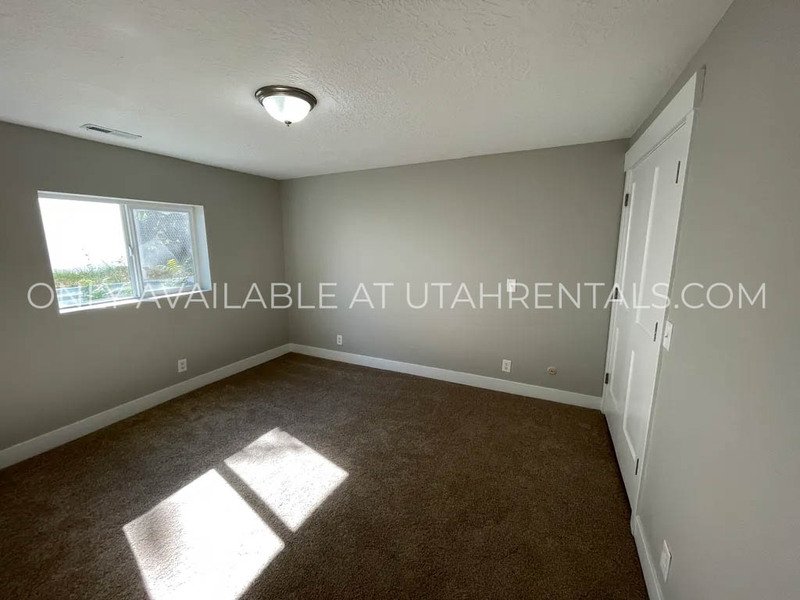 Cute 2-Bed Apartment Near Peace Gardens property image