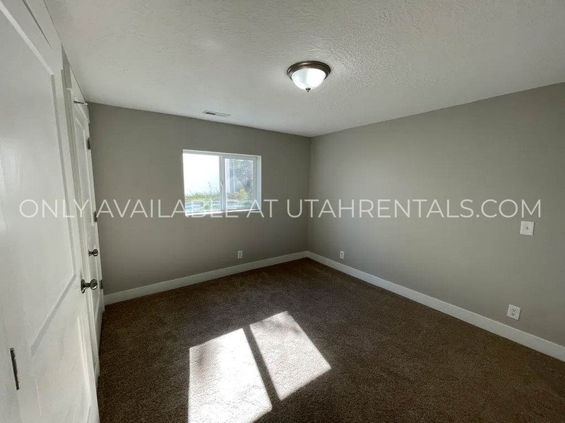Cute 2-Bed Apartment Near Peace Gardens property image