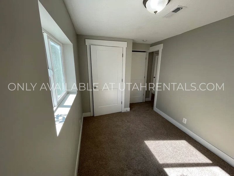 Cute 2-Bed Apartment Near Peace Gardens property image