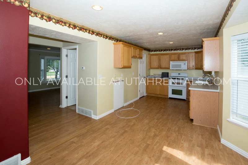 Beautiful Lehi townhome near Thanksgiving Point! property image