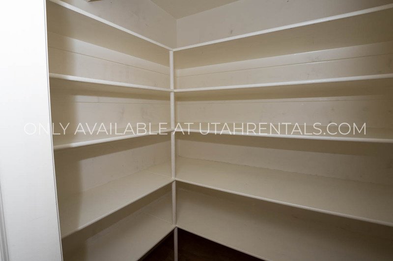 Beautiful Lehi townhome near Thanksgiving Point! property image