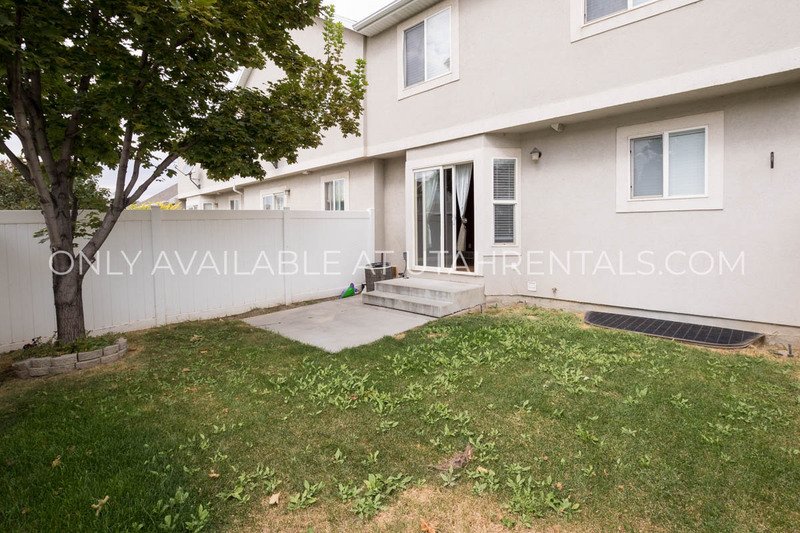 Beautiful Lehi townhome near Thanksgiving Point! property image