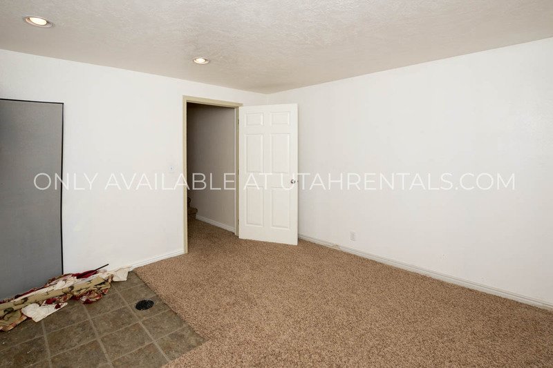 Beautiful Lehi townhome near Thanksgiving Point! property image