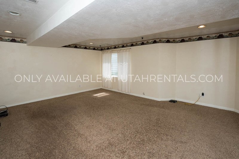Beautiful Lehi townhome near Thanksgiving Point! property image