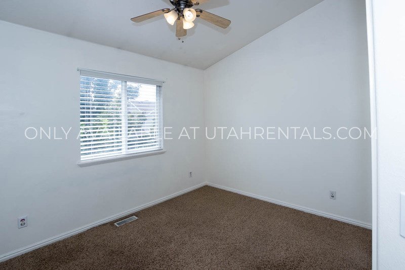Beautiful Lehi townhome near Thanksgiving Point! property image