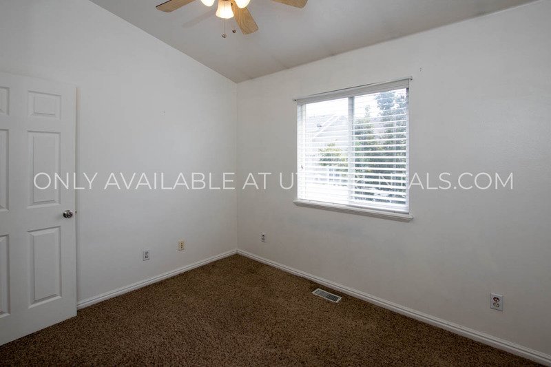 Beautiful Lehi townhome near Thanksgiving Point! property image