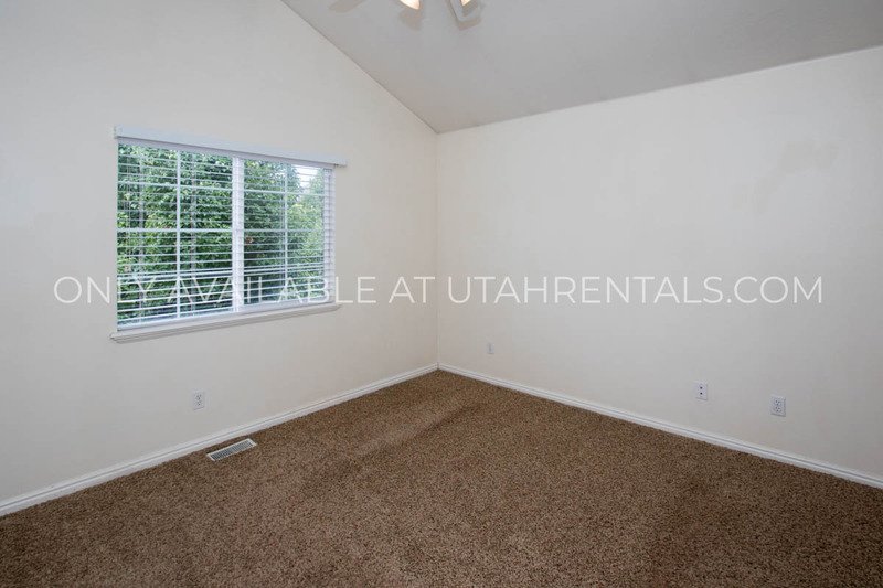 Beautiful Lehi townhome near Thanksgiving Point! property image