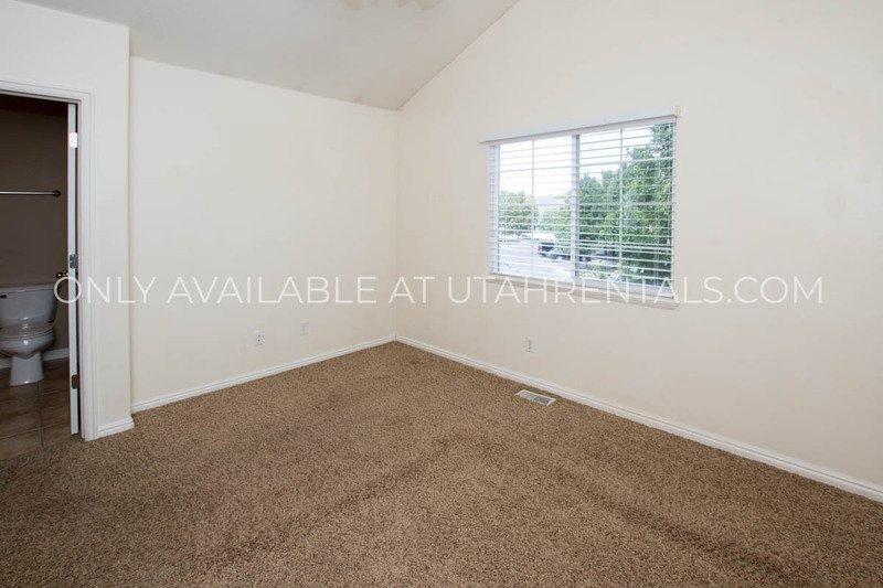 Beautiful Lehi townhome near Thanksgiving Point! property image