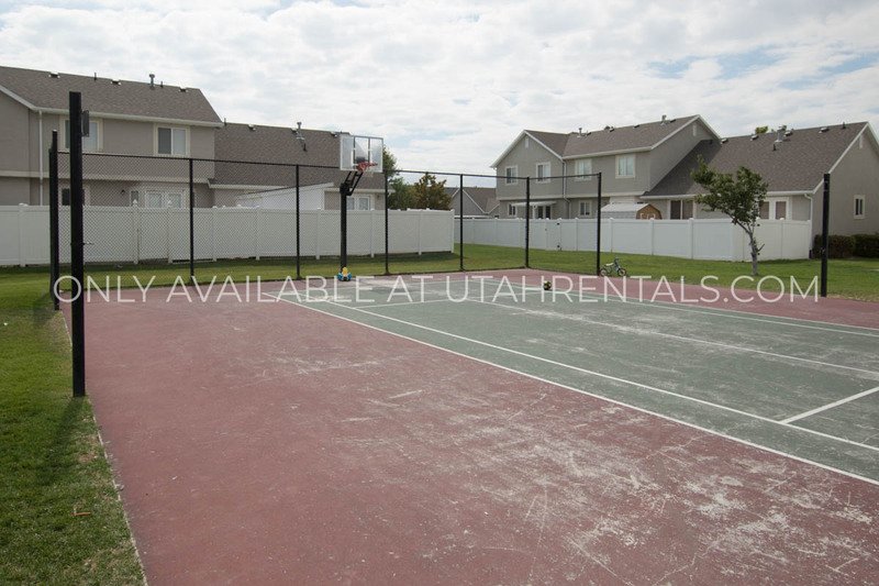 Beautiful Lehi townhome near Thanksgiving Point! property image