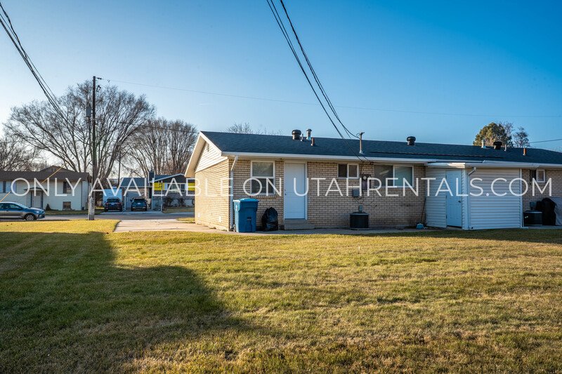 Charming & Spacious 2-Bedroom Home with Stunning Mountain Views! property image