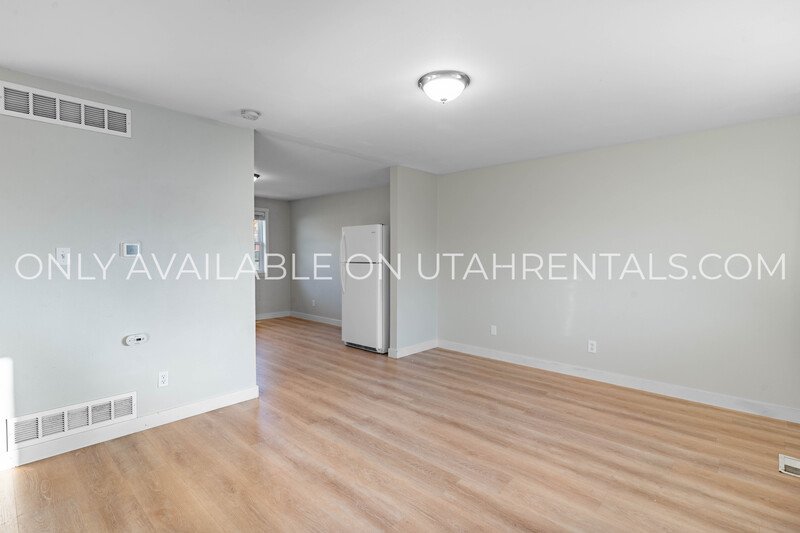 Charming & Spacious 2-Bedroom Home with Stunning Mountain Views! property image