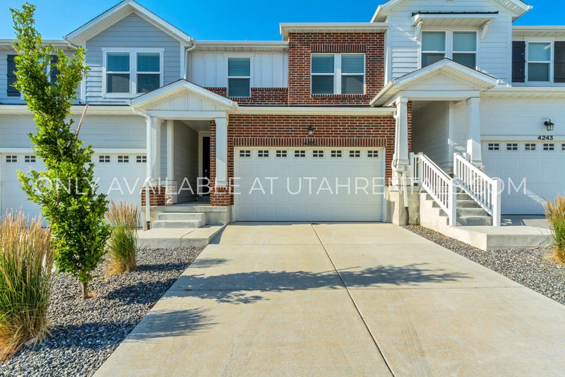 Stunning 4-Bedroom Home in Lehi property image